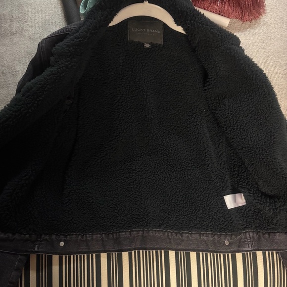 Women's Sherpa Lined Black Denim Jacket | Lucky Brand 🍀 - Picture 5 of 5